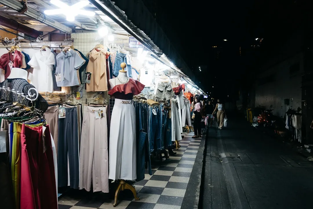 重庆工商业光伏项目核心设备选型:高效光伏组件与逆变器配置要点